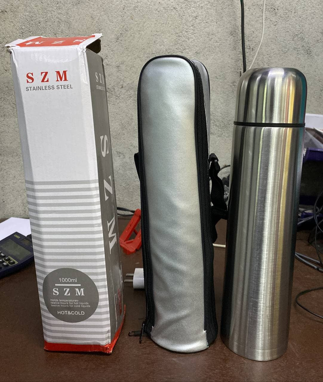 Green Kiwi 1L Stainless Steel Vacuum Flask with Flip Lid & Bag